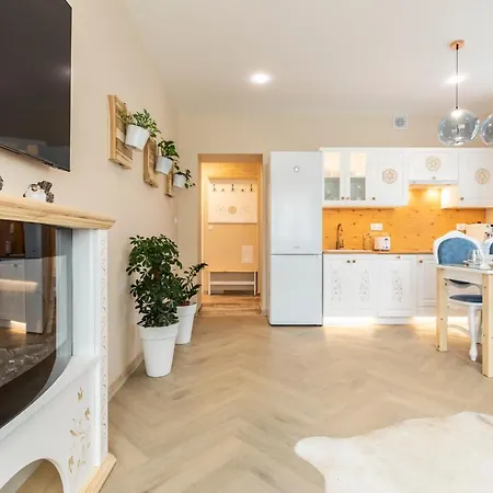 Bunia W Zakopanem Z Jacuzzi 자코파네